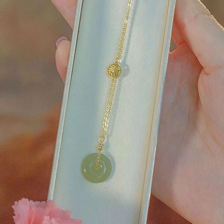 Natural Vintage Hetian Jade Necklace Plum Blossom Pendant Luxury Hollow Clavicle Chain Fashion Temperament Jewellery Accessories