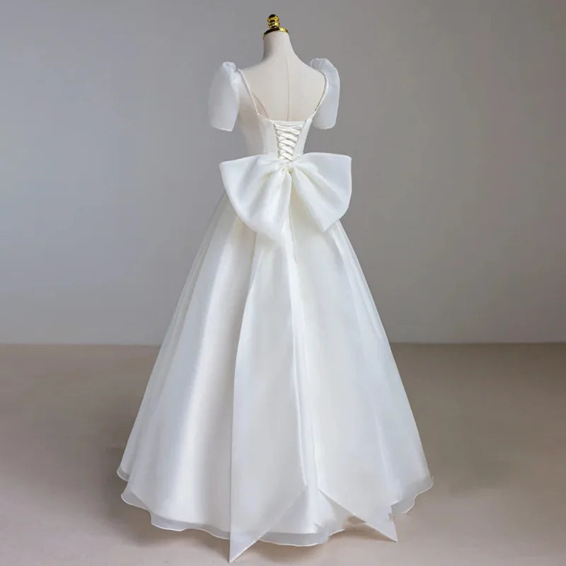 Women’s Short Puff Sleeves Sweetheart Neck Wedding Dress