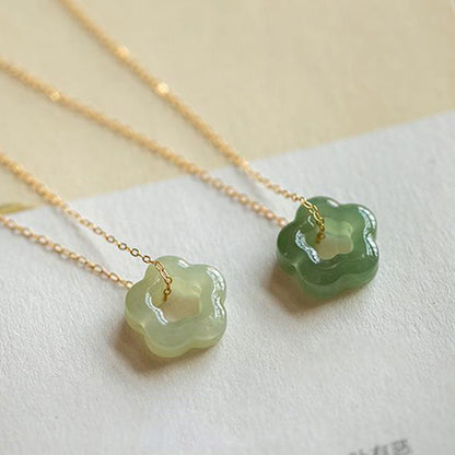 Natural Vintage Hetian Jade Necklace Plum Blossom Pendant Luxury Hollow Clavicle Chain Fashion Temperament Jewellery Accessories
